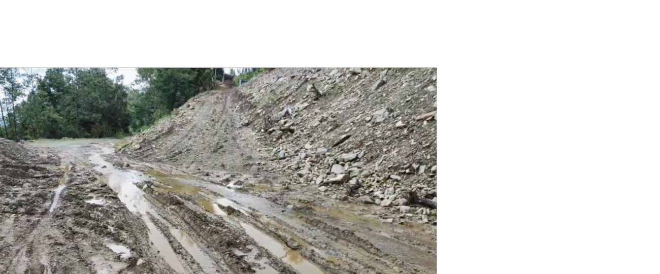 रामेछापका मूल सडकमा गाडी गुडाउनै कठिन