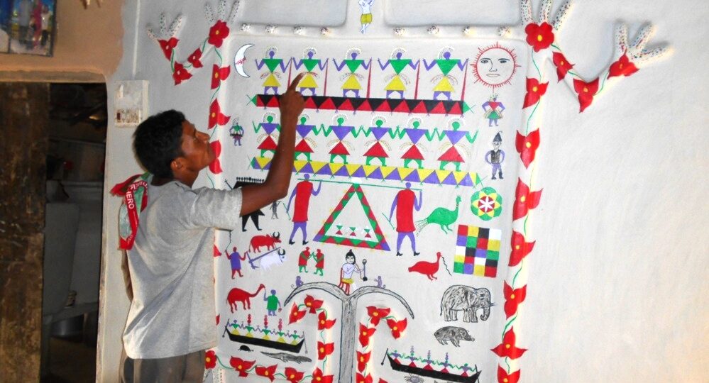 थारू समुदायमा अष्टिम्की पर्वको परम्परागत लोककला हराउँदै