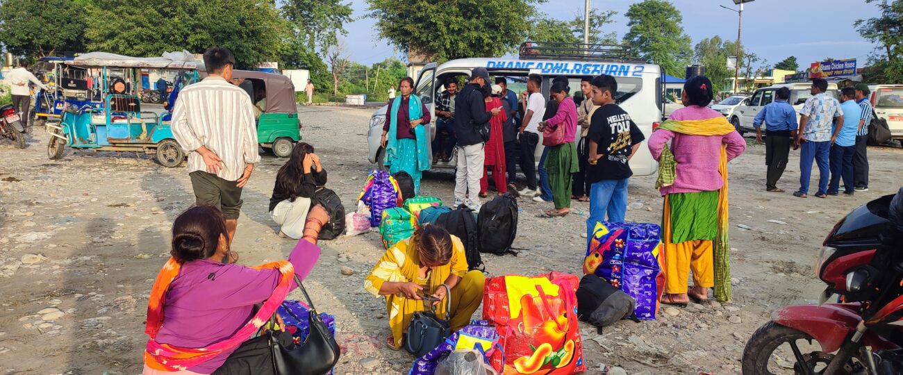 ‘चाडपर्व छोडेर काम खोज्न भारत’