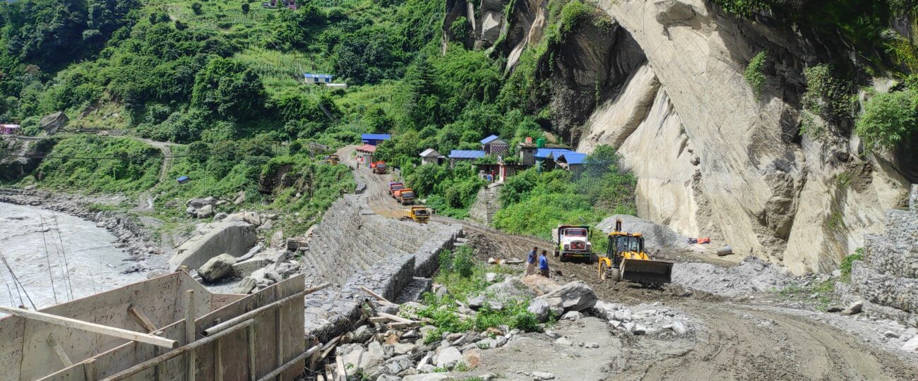 मनाङ–लमजुङ सडकमा रातिमा सवारीसाधन चलाउन रोक