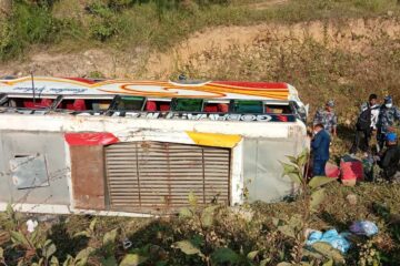 बस दुर्घटनामा २० जना घाइते