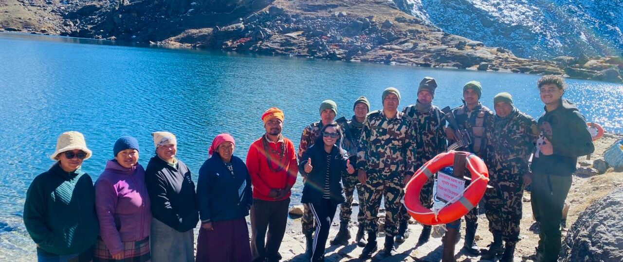 सेनाद्वारा चिसोबाट अस्वस्थ भएका प्रहरीको उद्धार