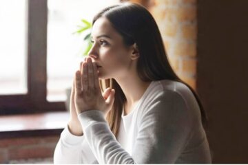 आकर्षक व्यक्तित्व र आत्मविश्वास कायम राख्न अपनाउनै पर्ने ५ बानी