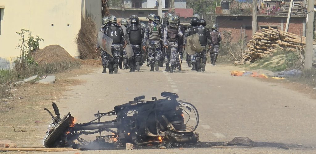 सेना परिचालनपछि पनि राेकिएन आगजनी, भित्री भाग अझै अशान्त 