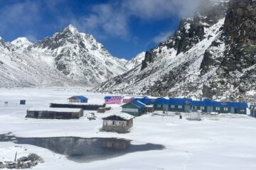 बेमौसमी वर्षा र हिमपातले पर्यटनमा असर