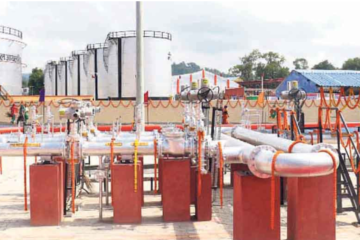 युद्ध सुरु भएसँगै अन्तर्राष्ट्रिय बजारमा कच्चा तेलको मूल्यमा अप्रत्याशित वृद्धि देखिएको छ 