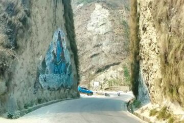 शिव अङ्कित पहाडले तान्दै पर्यटक